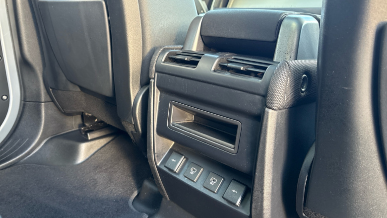 Land Rover Defender 3.0 D250 X-Dynamic S 110 5dr Auto Diesel Estate